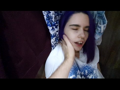 ❤️ Lorg mi mo sis anns a’ chlòsaid agus chuidich i cum Porno  leinn gd.pornsexer.ru ﹏